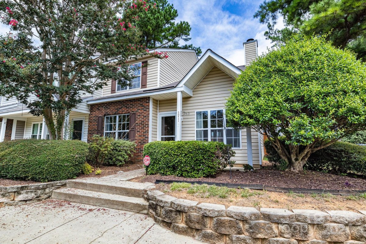 5911 Cougar Lane