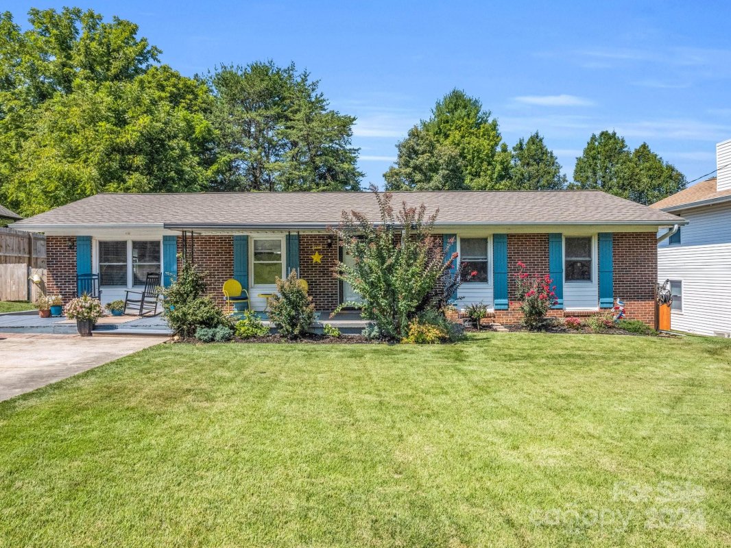 11 Pleasant Ridge Drive