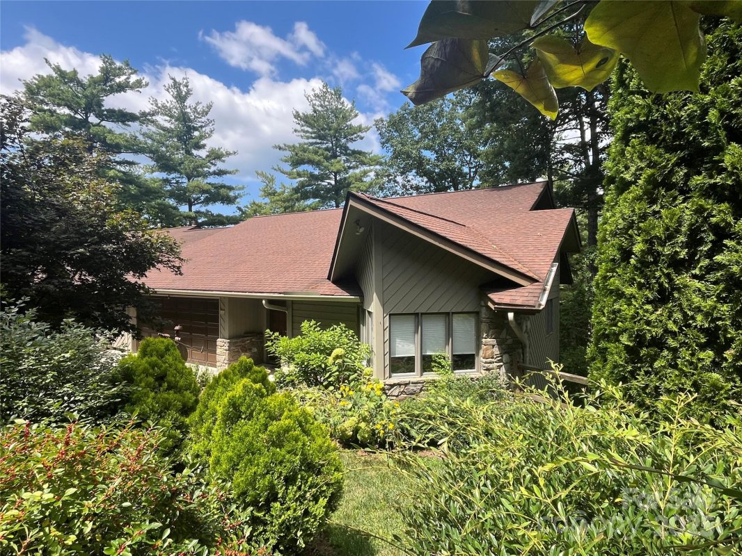 2902 Timber Trail