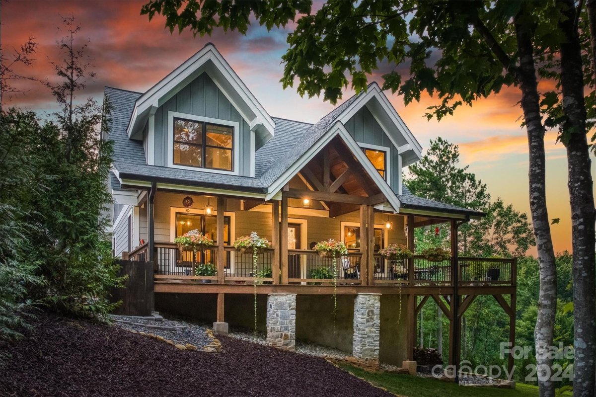 210 Grandview Loop
