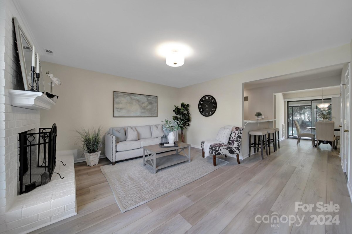 10943 Carmel Crossing Road