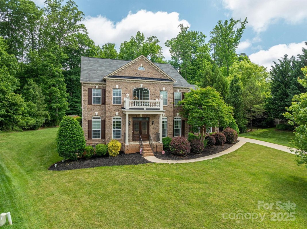 3016 Applewood Point Lane