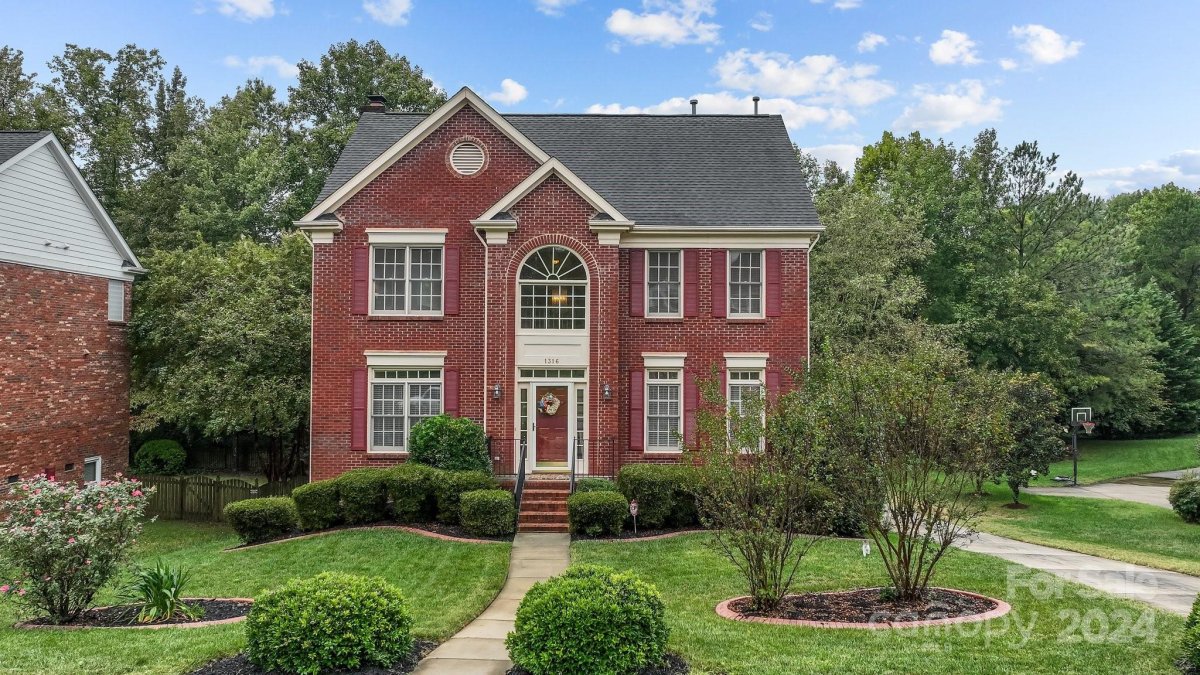 1316 Holly Ridge Drive