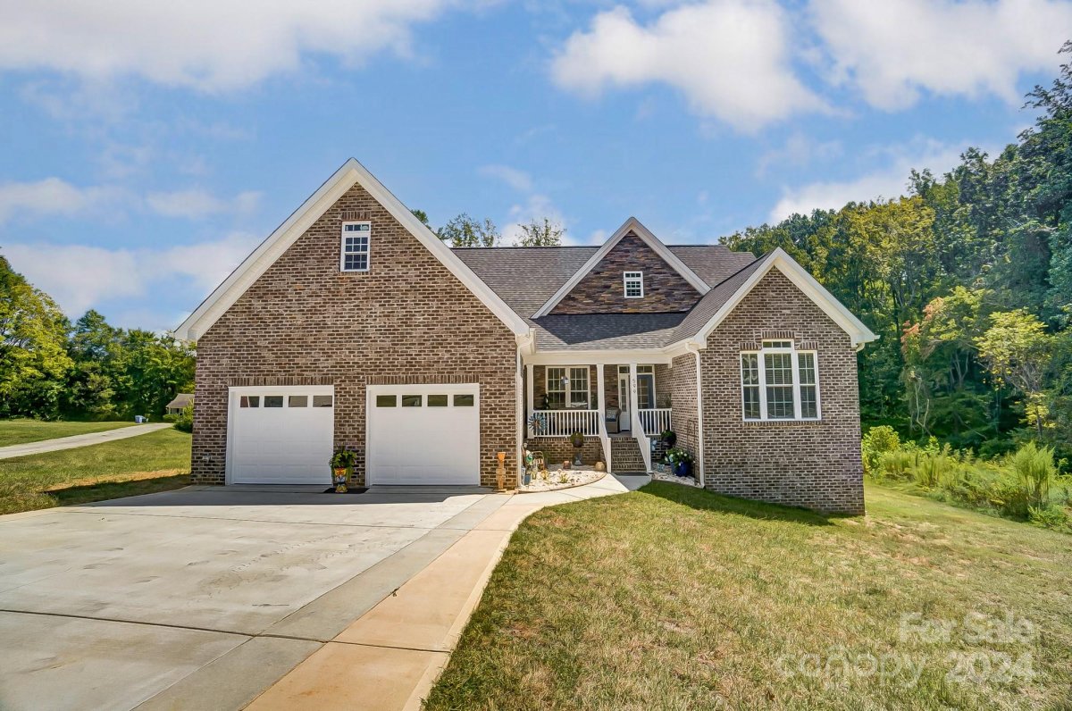 599 Goldenrod Lane
