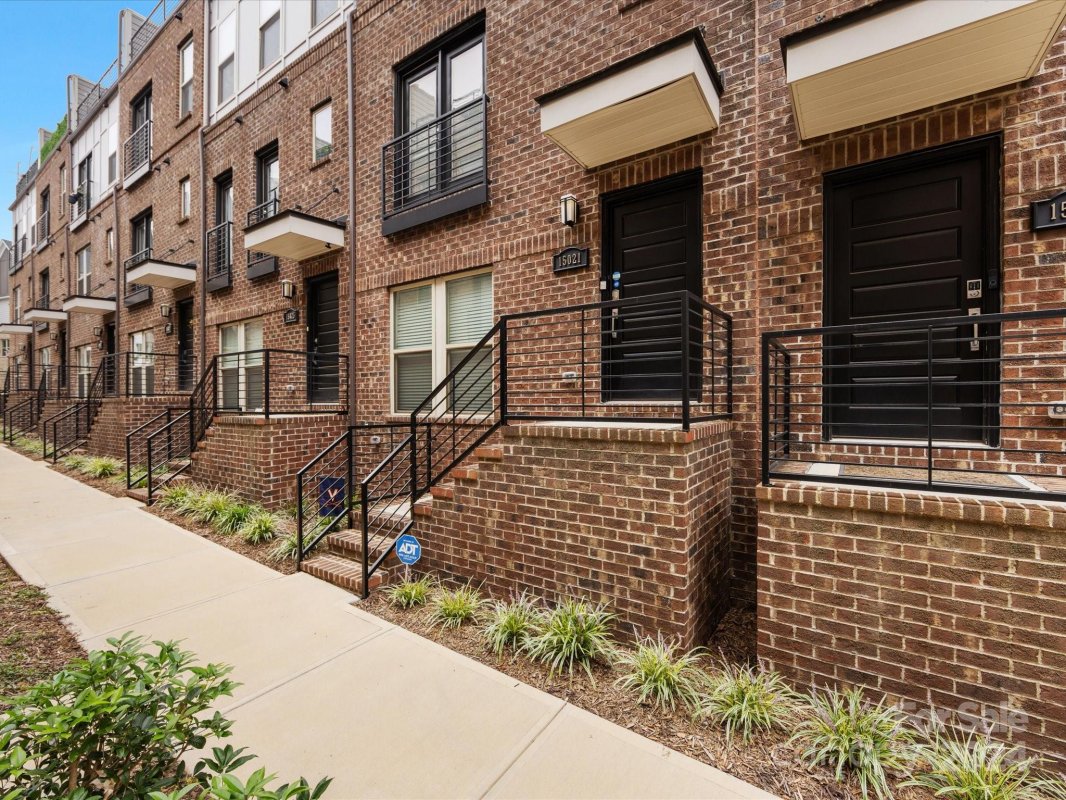 15021 New Amsterdam Lane