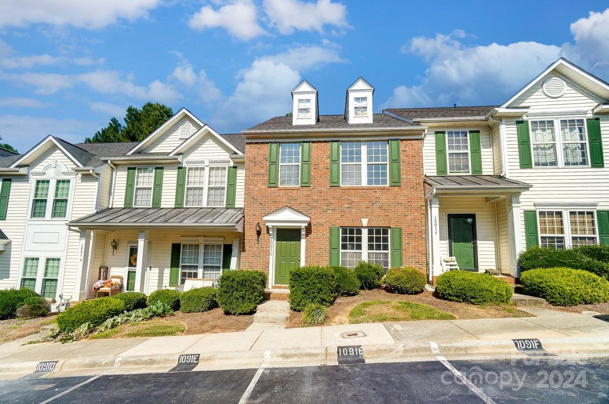 1091 Cramerton Village Drive E
