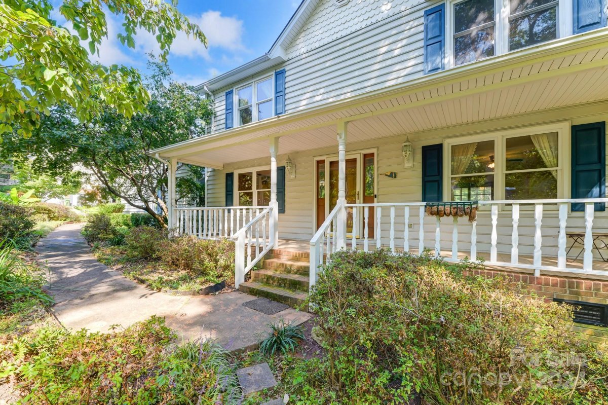640 Deerfield Drive