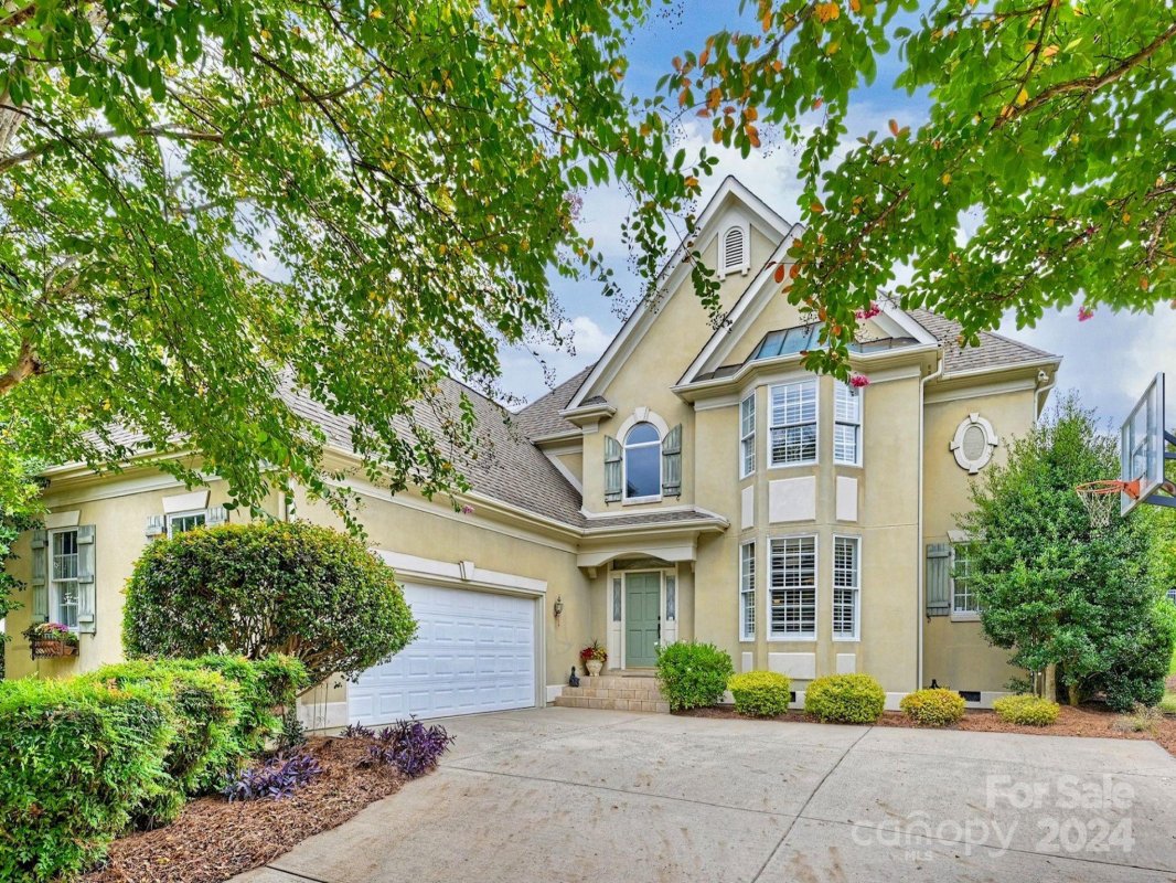 8711 Tullamore Park Circle