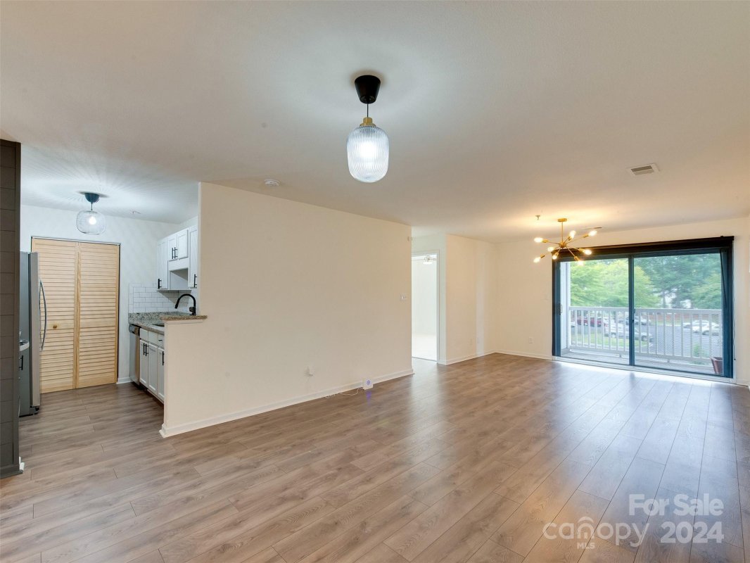 962 Plaza Walk Drive