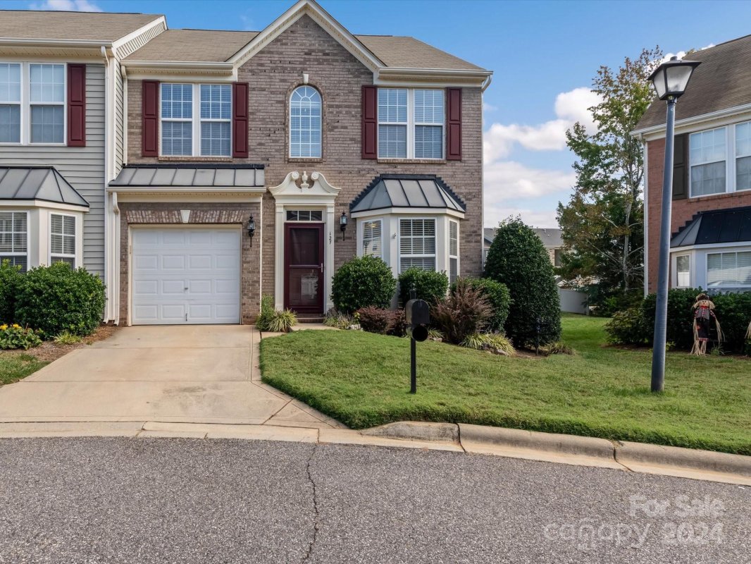 127 Kallie Loop