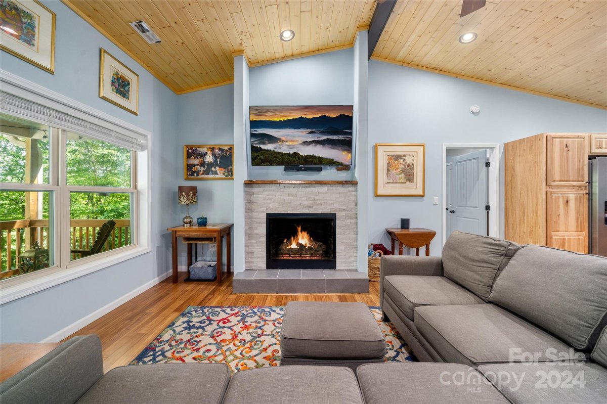 1965 Dogwood Drive