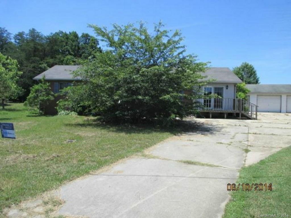 1104 Crestview Drive
