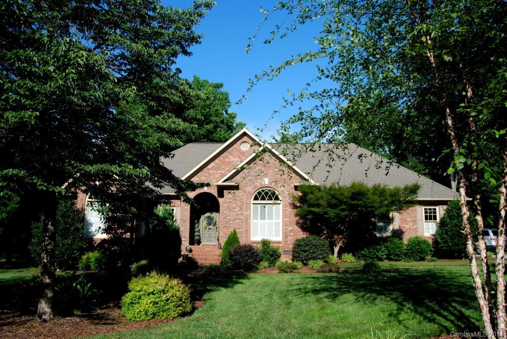 2204 Lake Ridge Drive