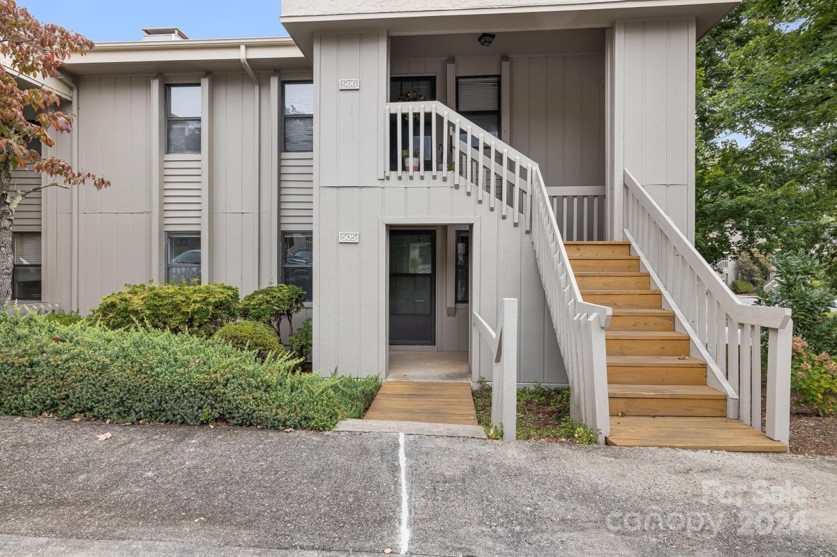 505 Abbey Circle