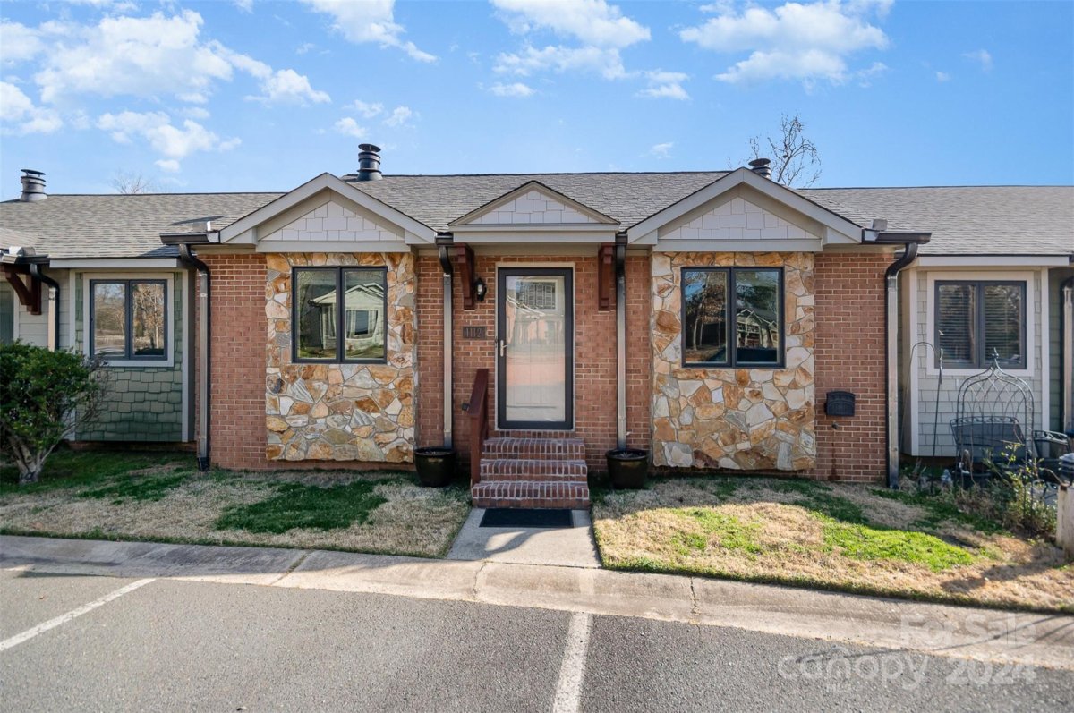 1112 Hanford Place