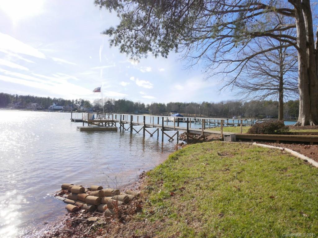 174 Shoreline Loop