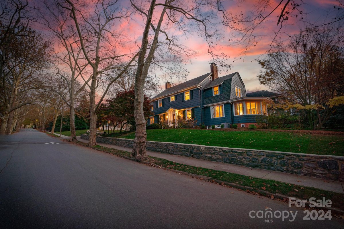 82 Evelyn Place