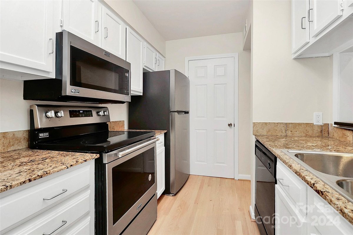 415 W 8th Street F