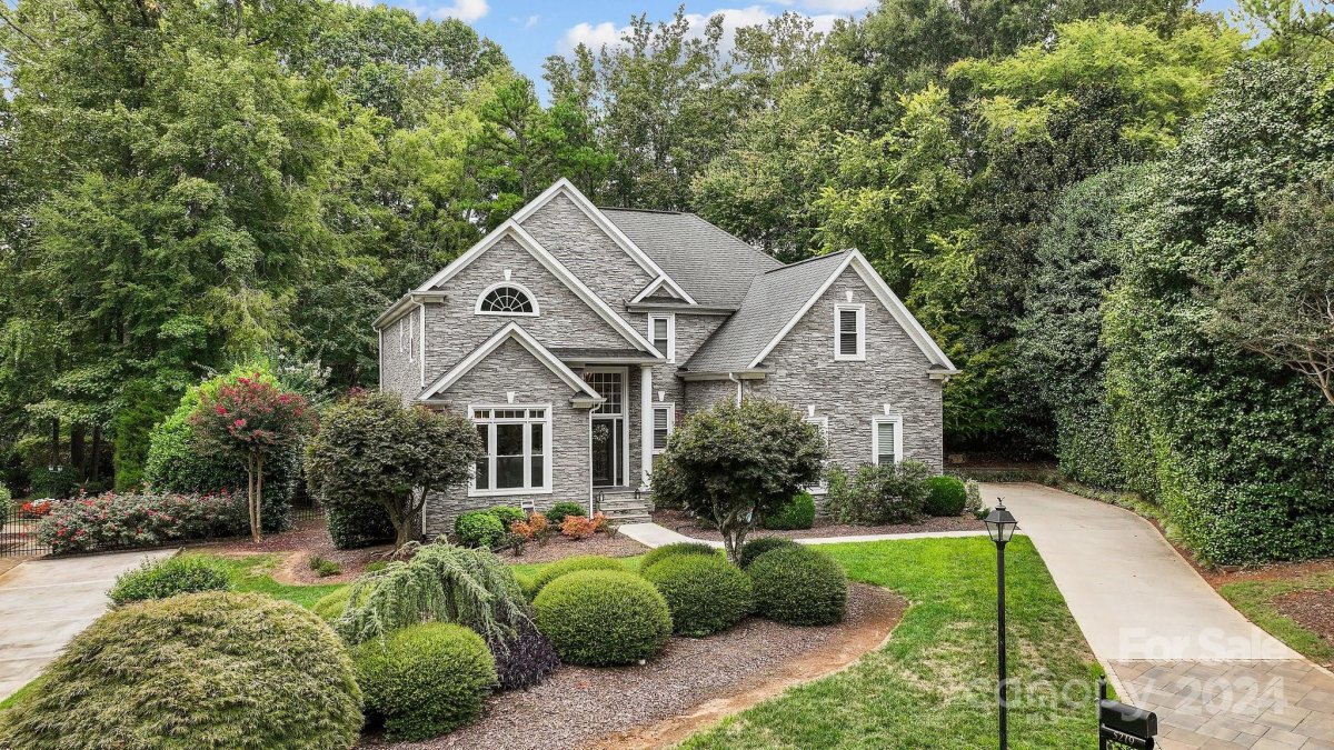 5219 Cadbury Court