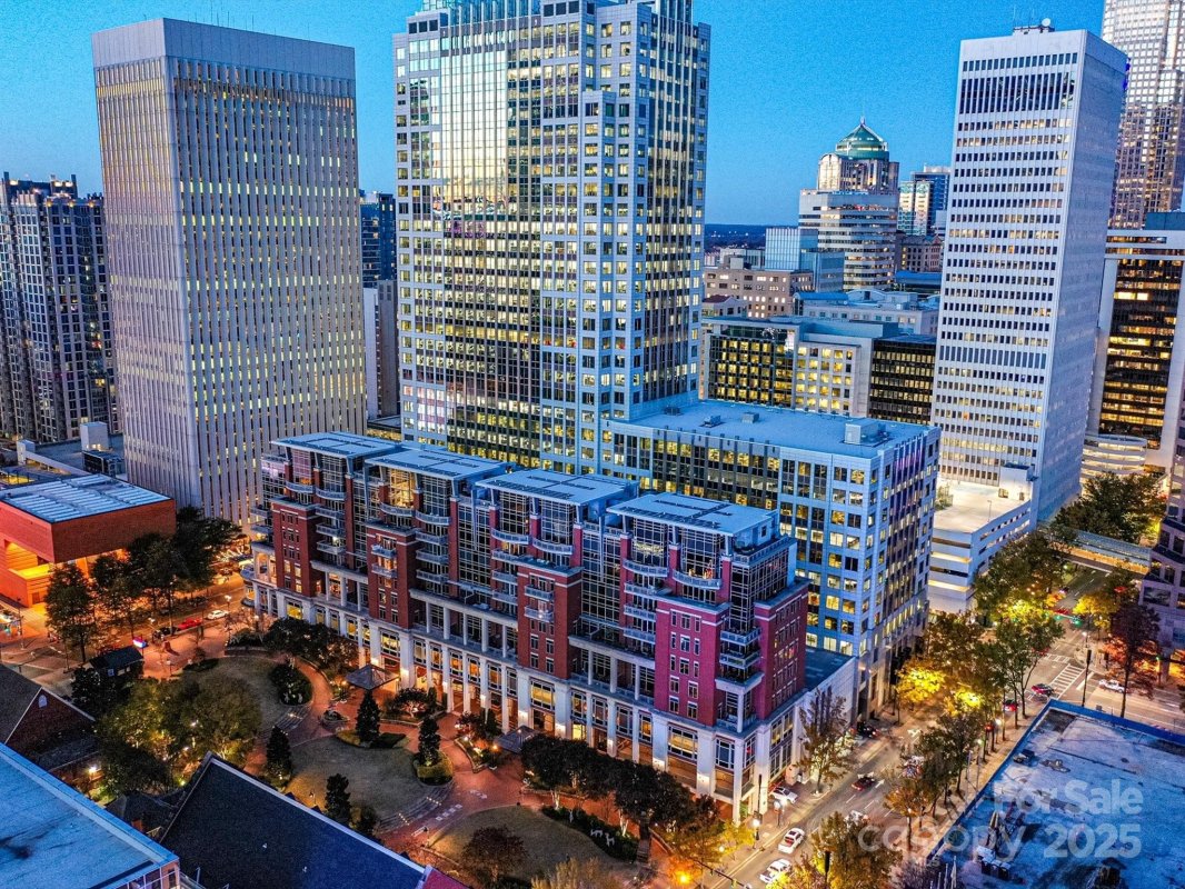 435 S Tryon Street 301