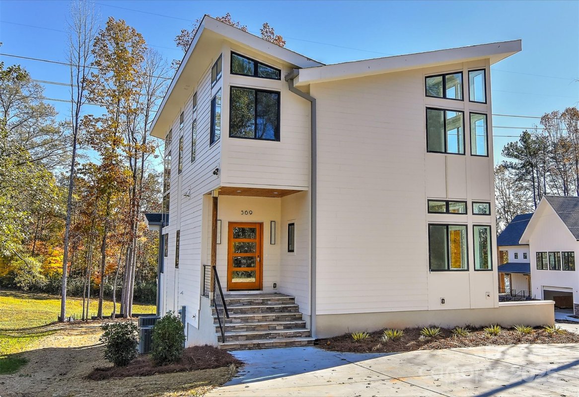 569 Evergreen Road