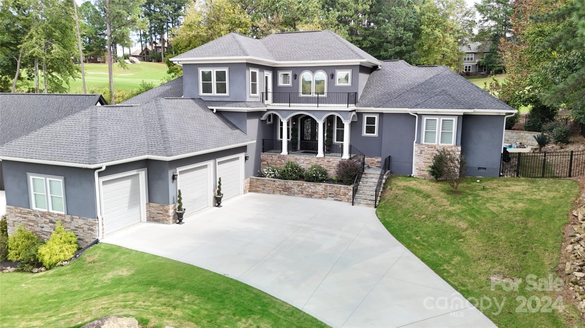 1454 Winged Foot Drive