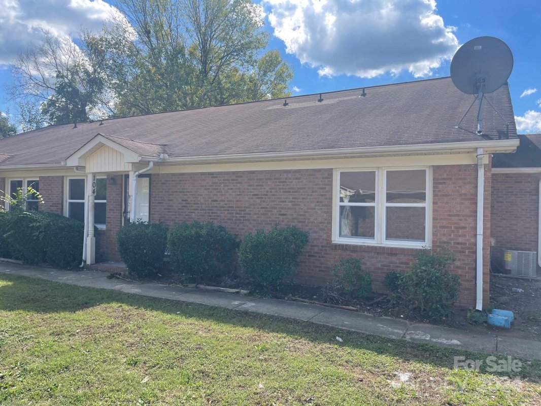 1102 Chandler Drive