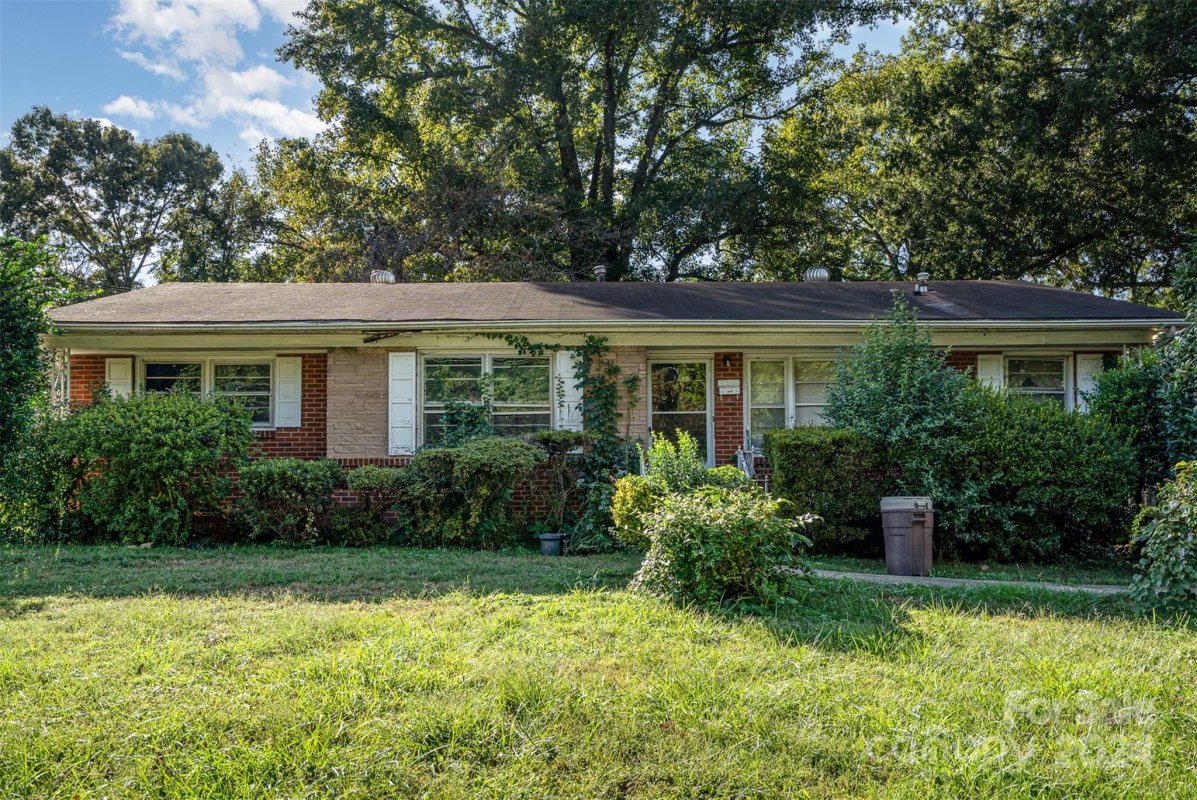 1814 Eastway Drive