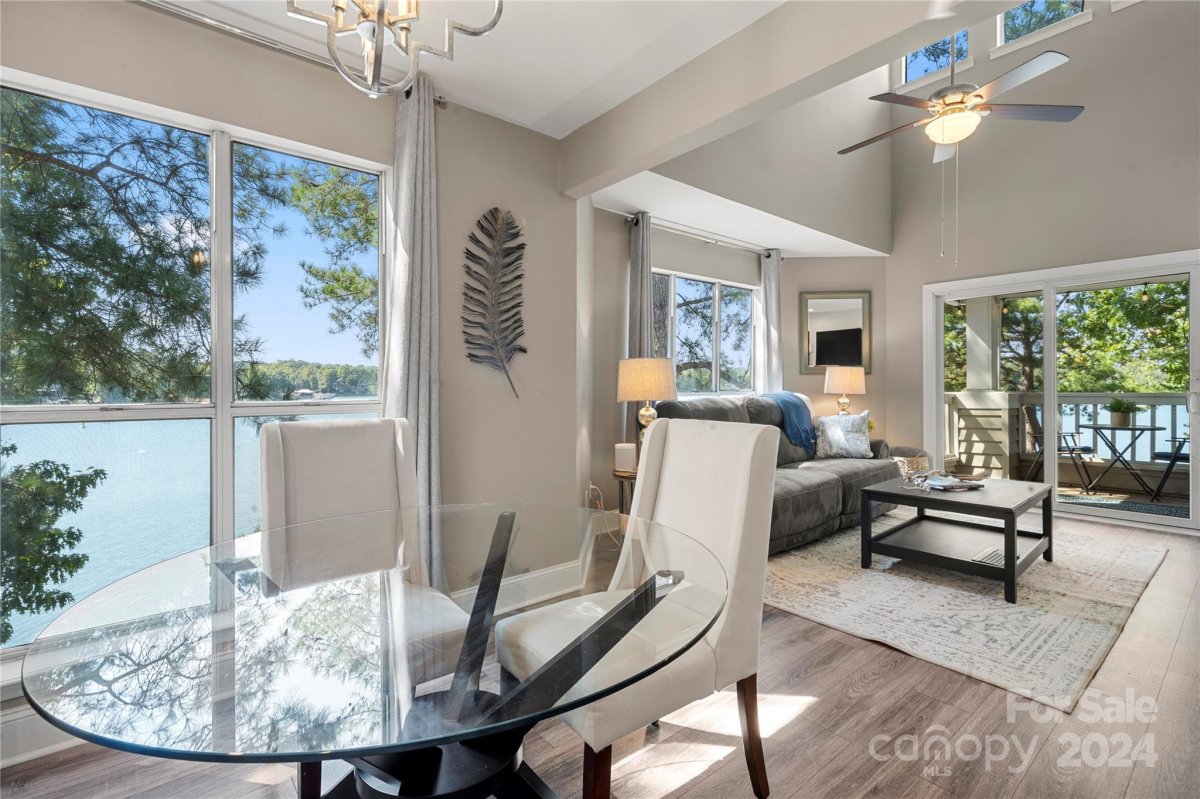 903 Southwest Drive