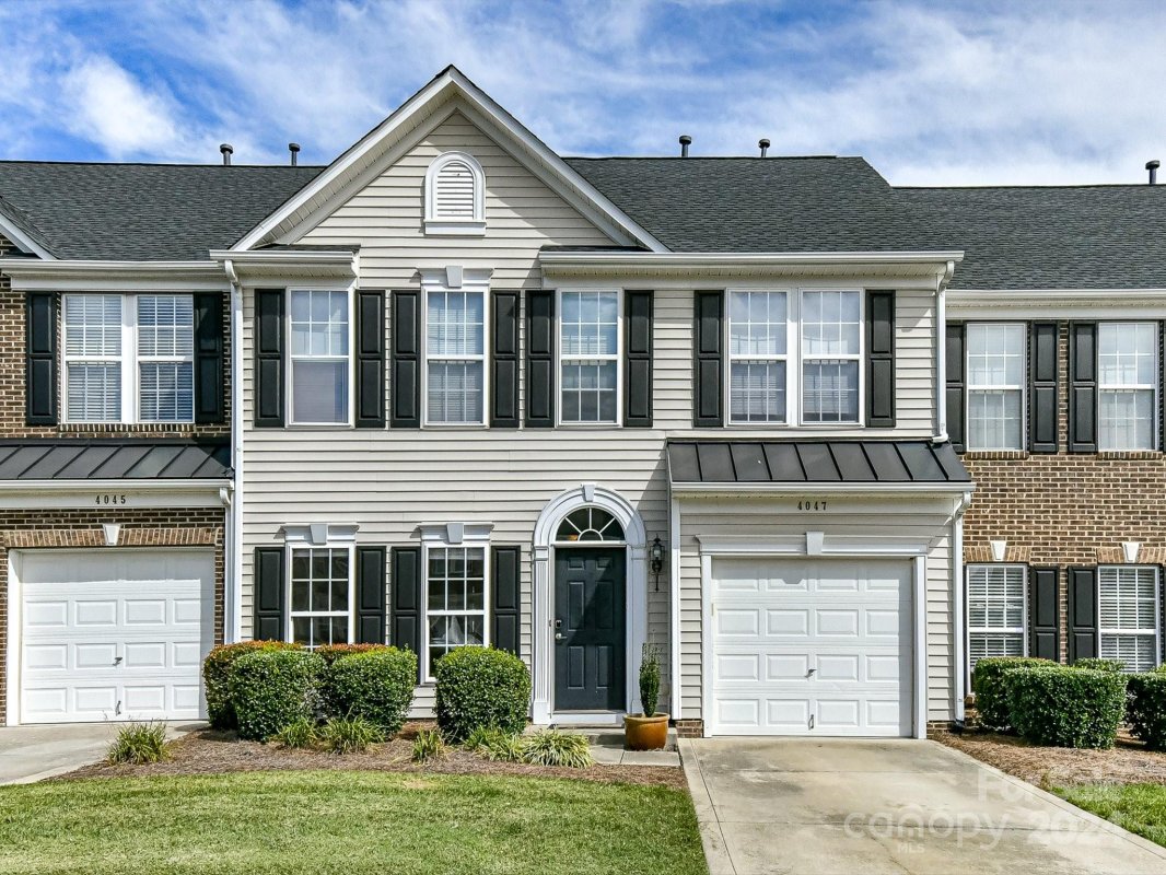 4047 Holly Villa Circle