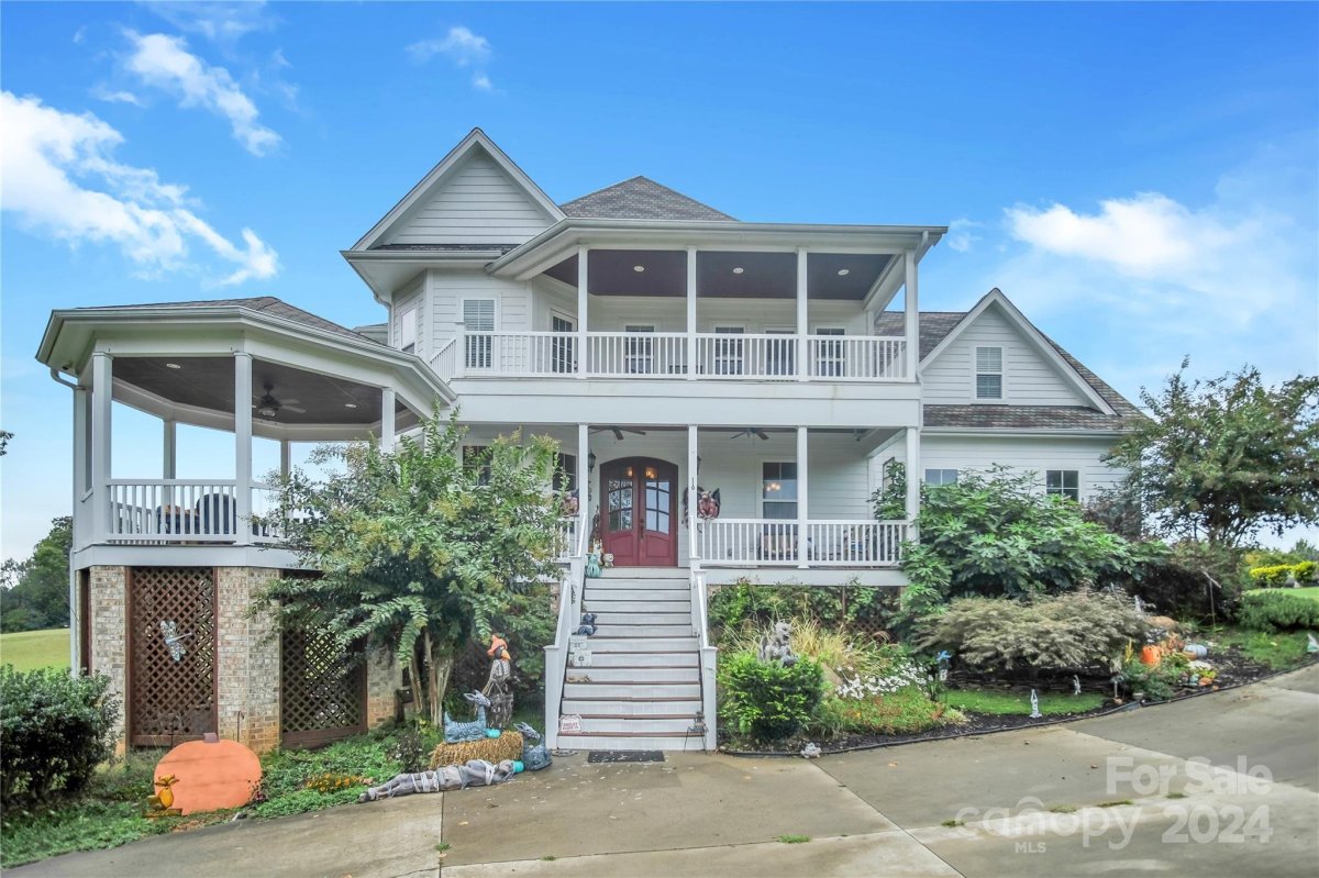 110 Muirfield Drive
