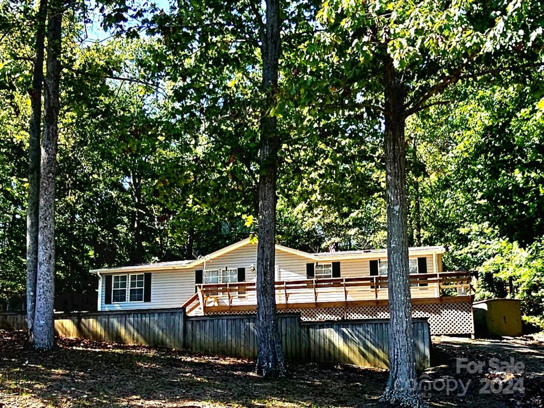 1135 Pinehaven Drive