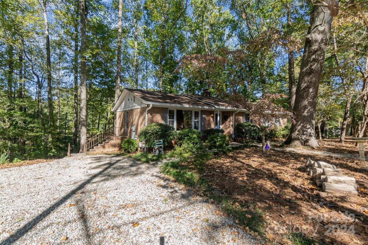 7345 Oakwood Lane