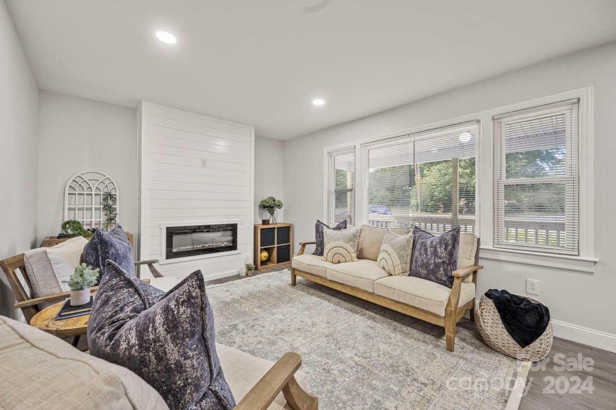 941 Tom Hunter Road