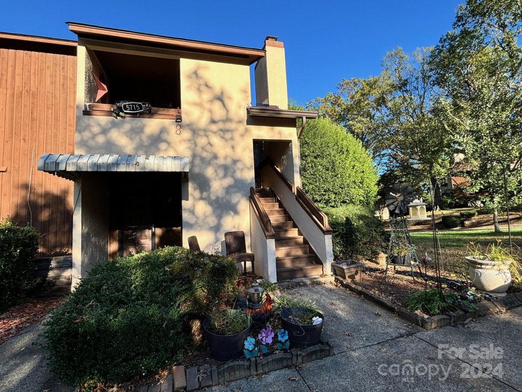 5707 Dockside Drive