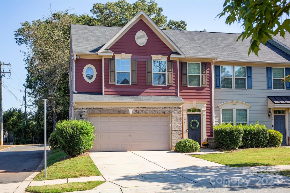 1923 Fleetwood Drive