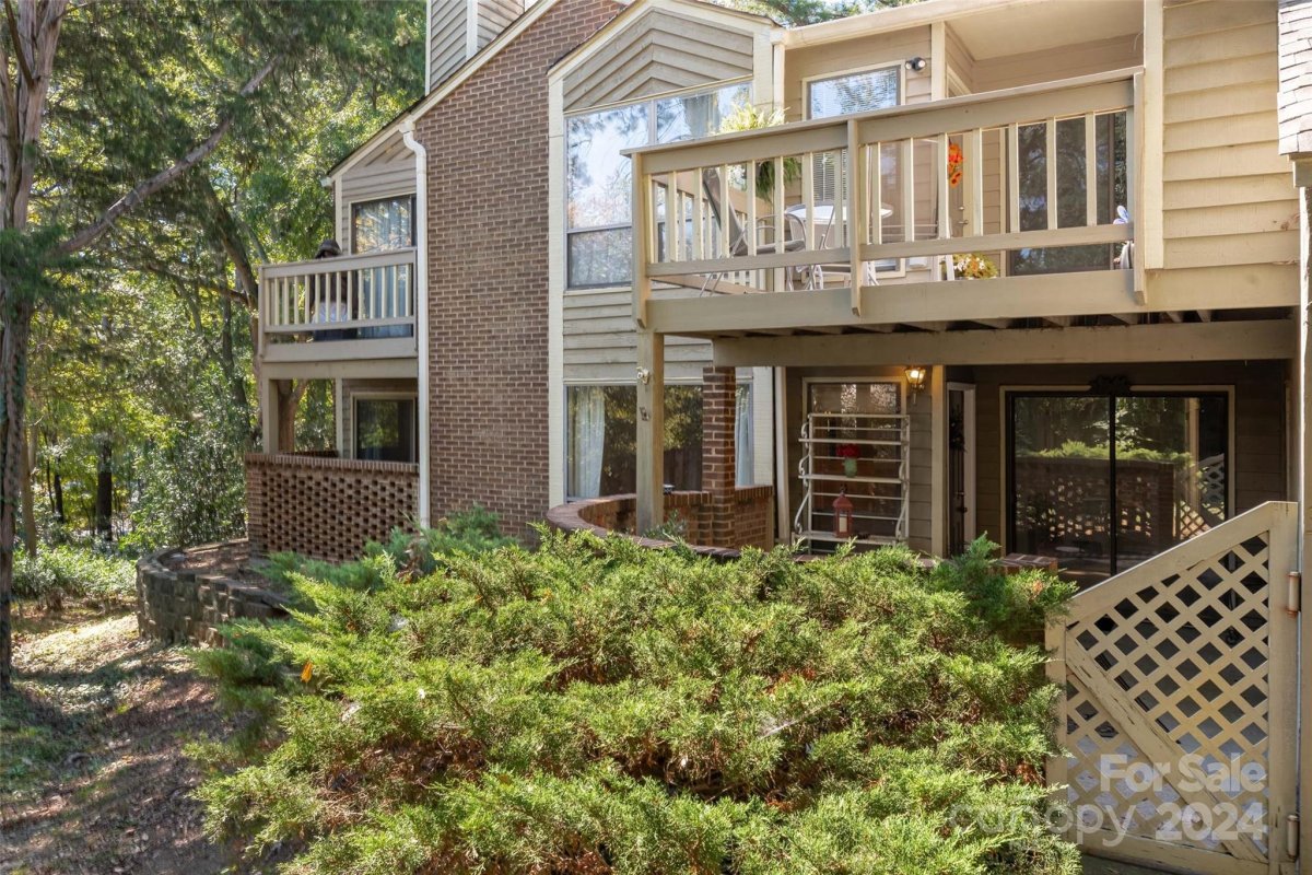 1606 Sharon Road 35