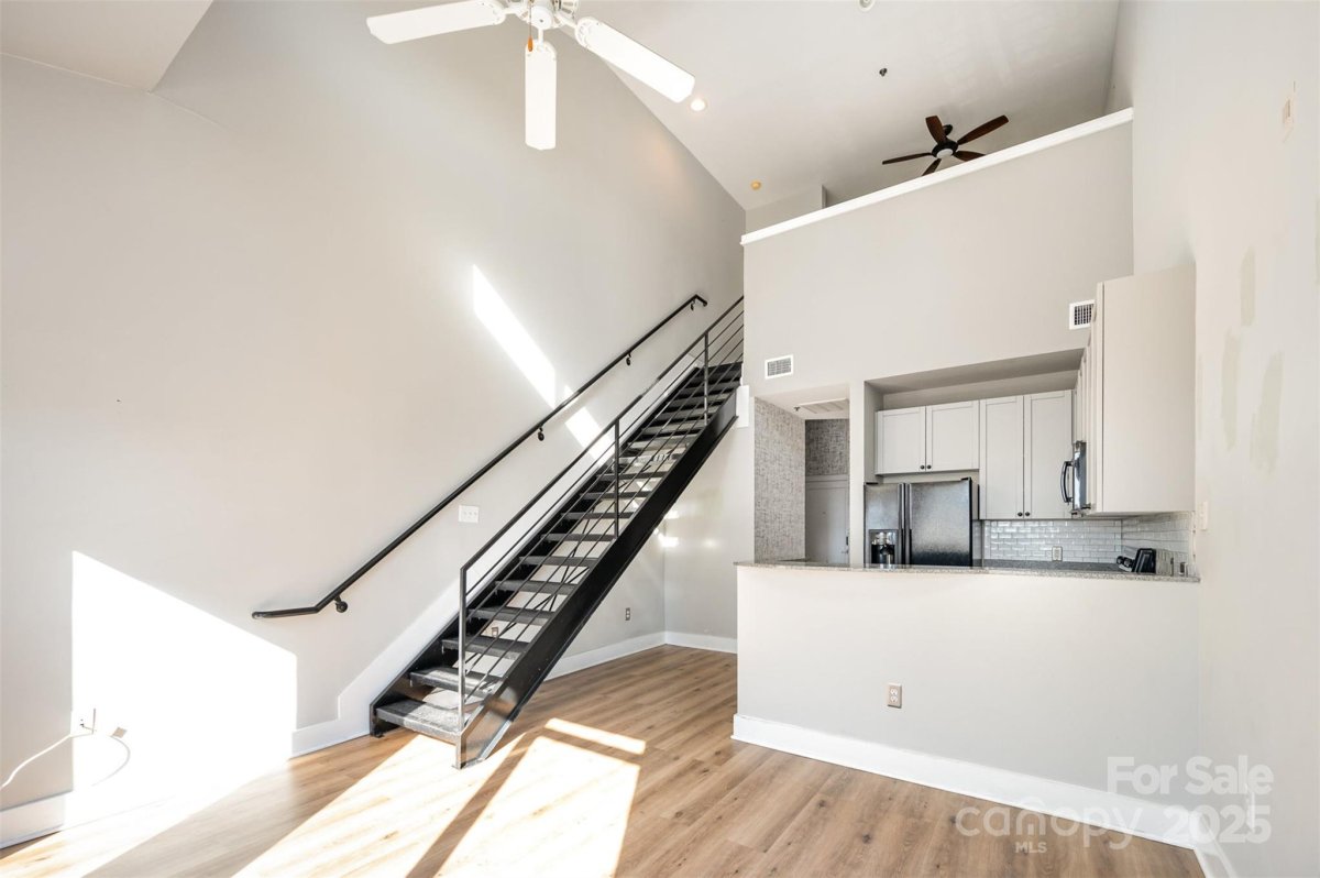 115 E Park Avenue 419