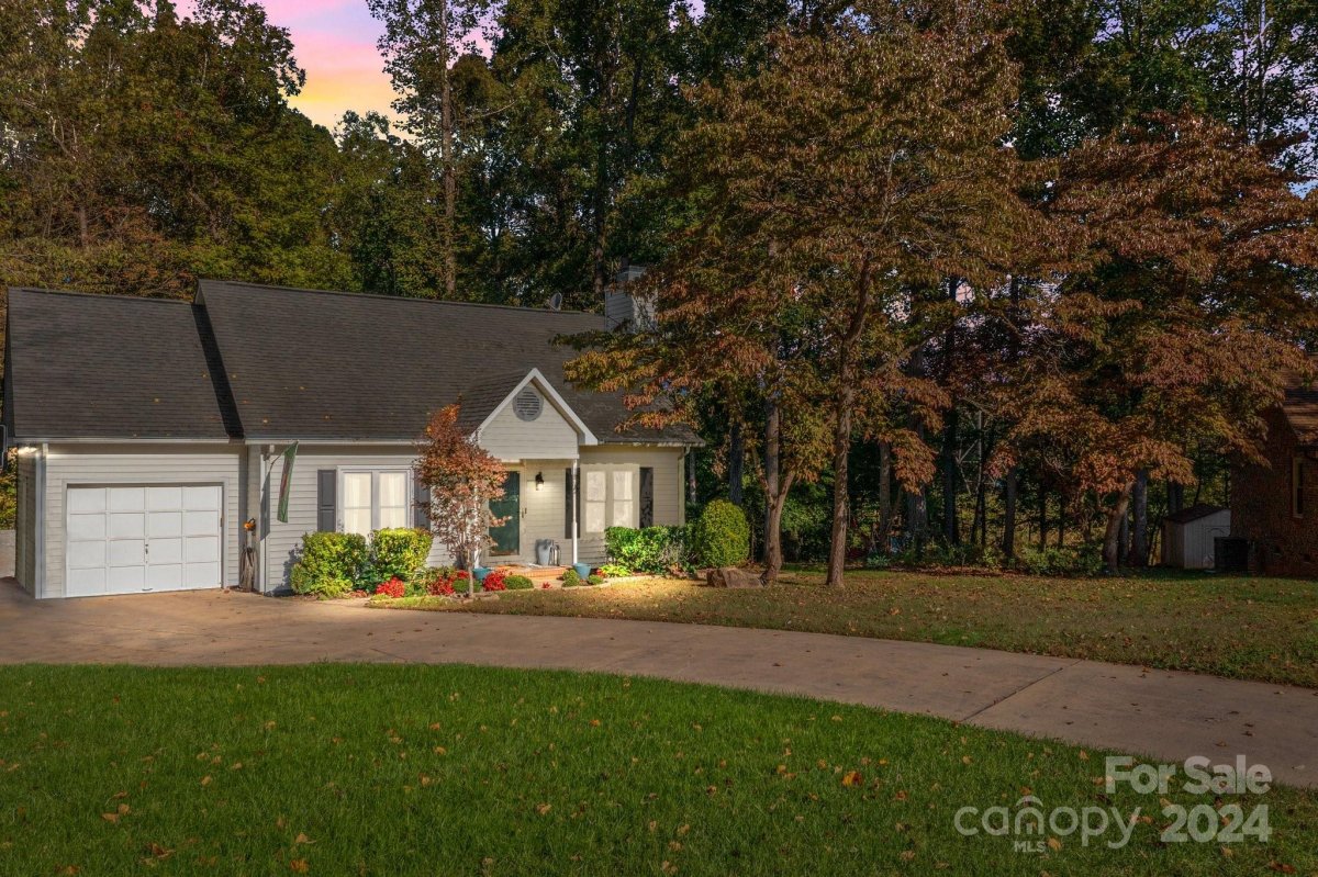 2511 Applegate Drive
