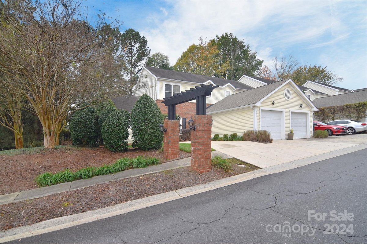 2221 Oak Hill Village Lane