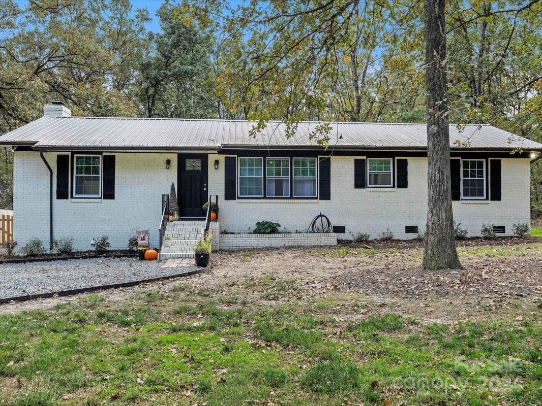 1106 Forest Drive