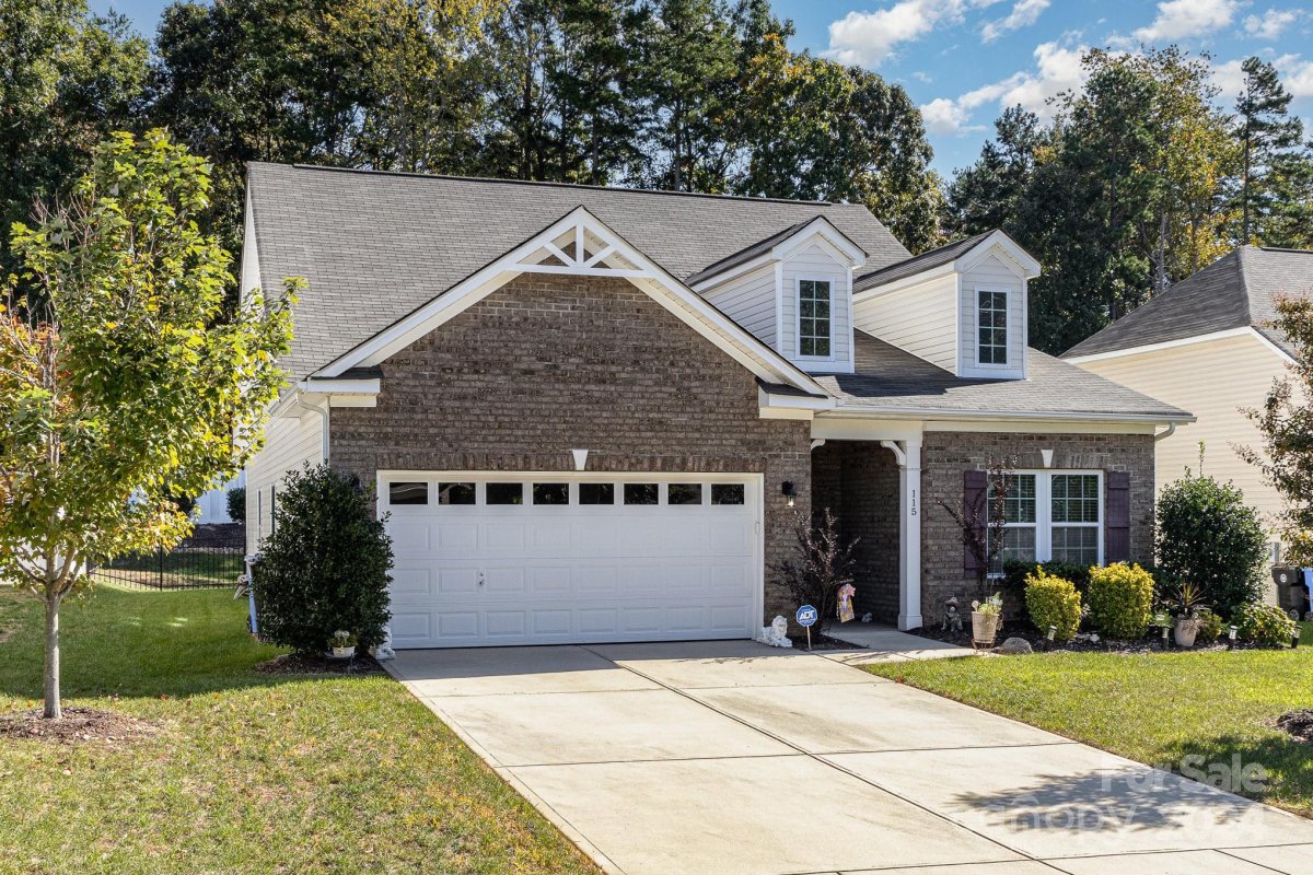 115 Paradise Hills Circle