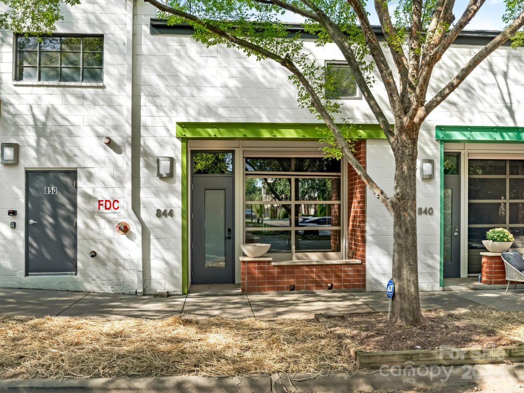 844 Academy Street