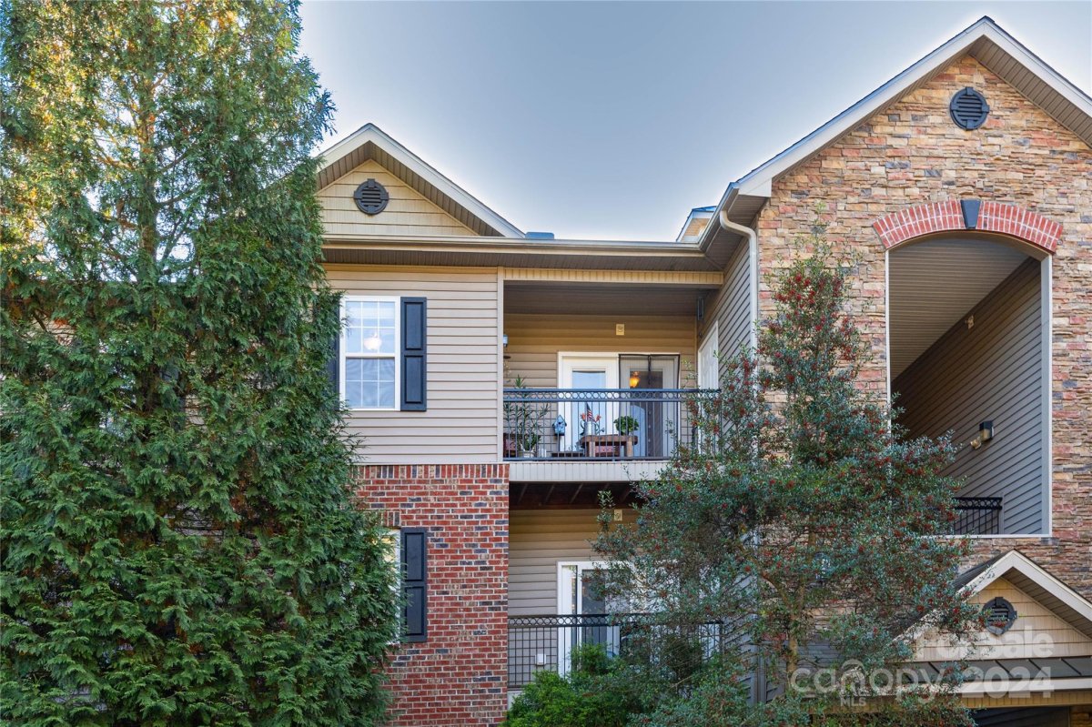 135 Appeldoorn Circle