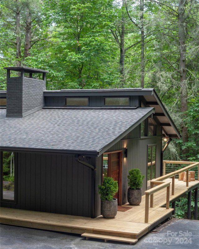 575 Butternut Lane