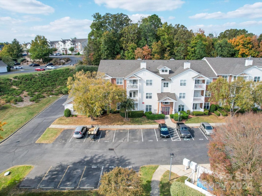9934 Hyde Glen Court