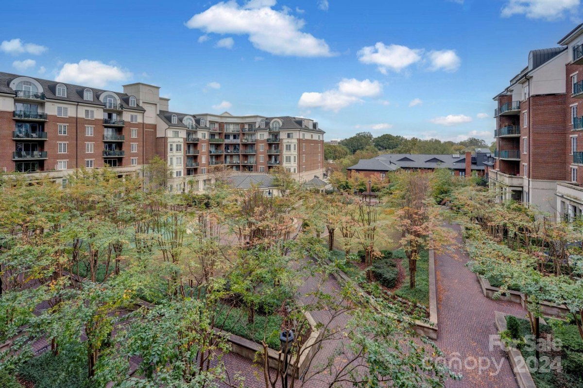 300 W 5th Street 416