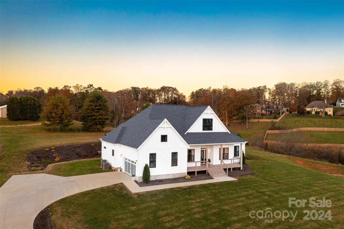 11 Tamerlane Way