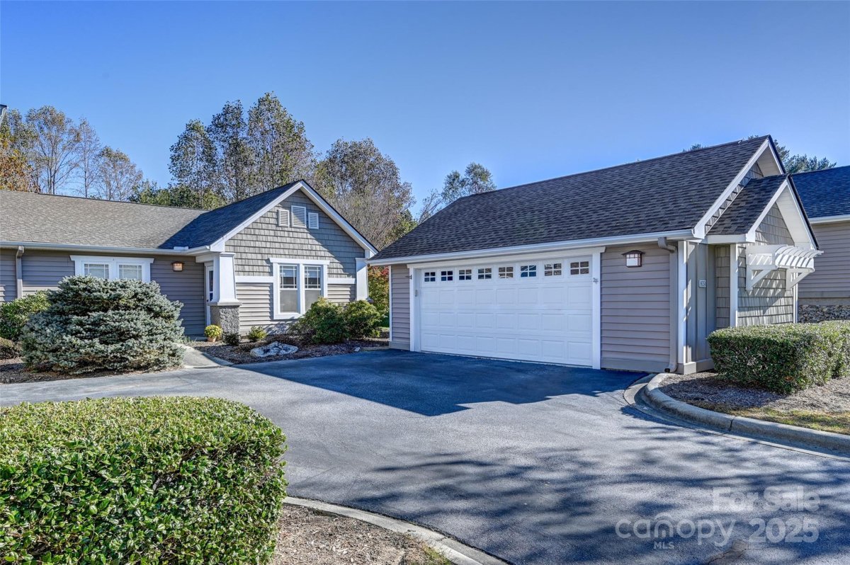 3905 Wood Duck Way