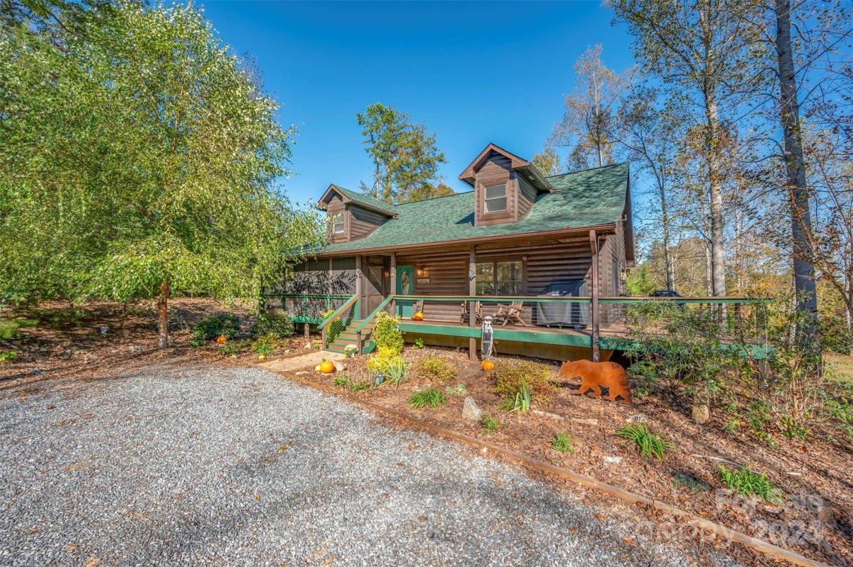 1261 Clearwater Parkway